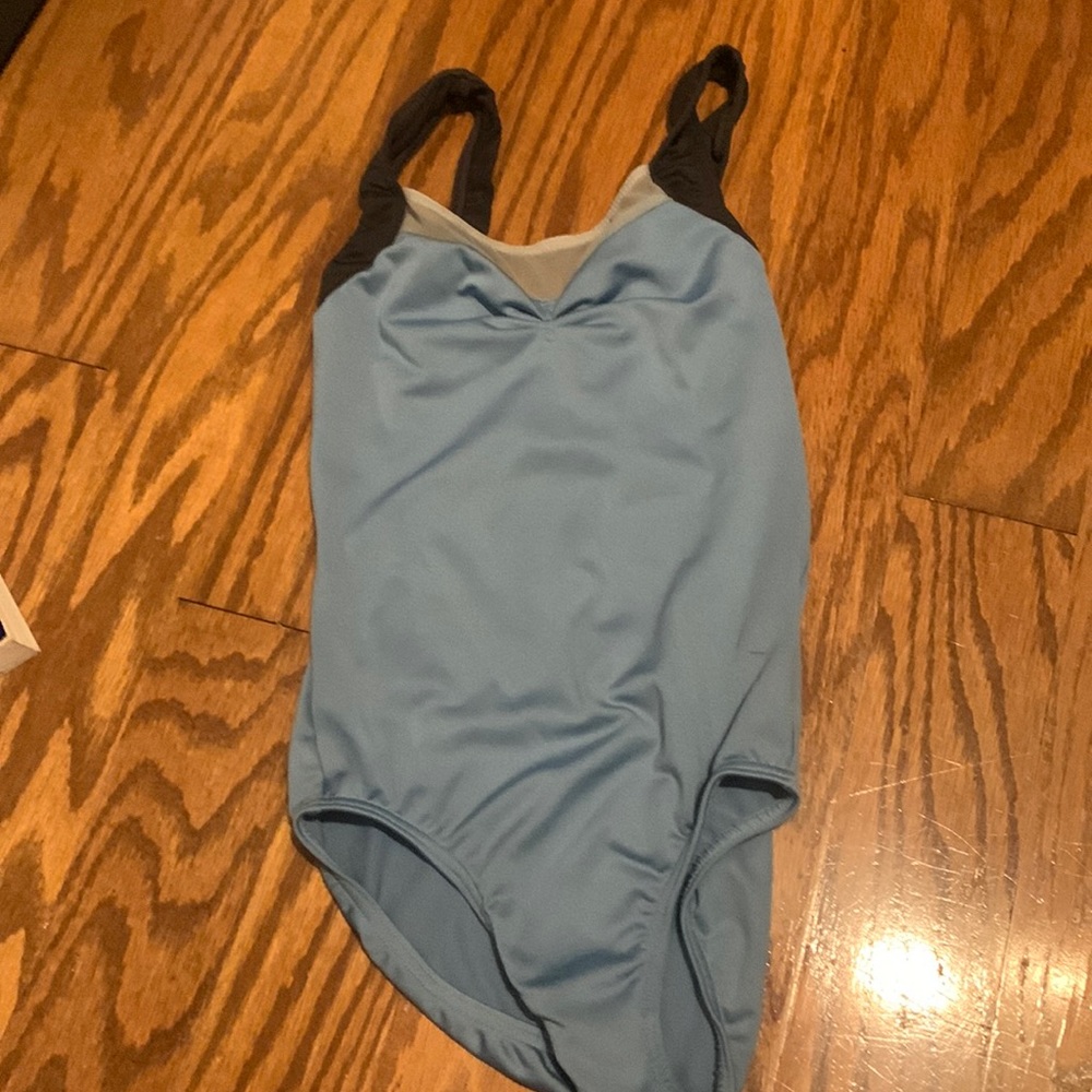 Hello! We are selling this leotard for some new dancewear! Please buy!